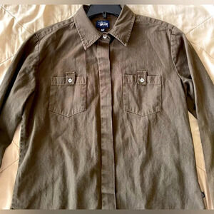 Rare Stüssy Olive green button down 100% cotton top. Sz-M